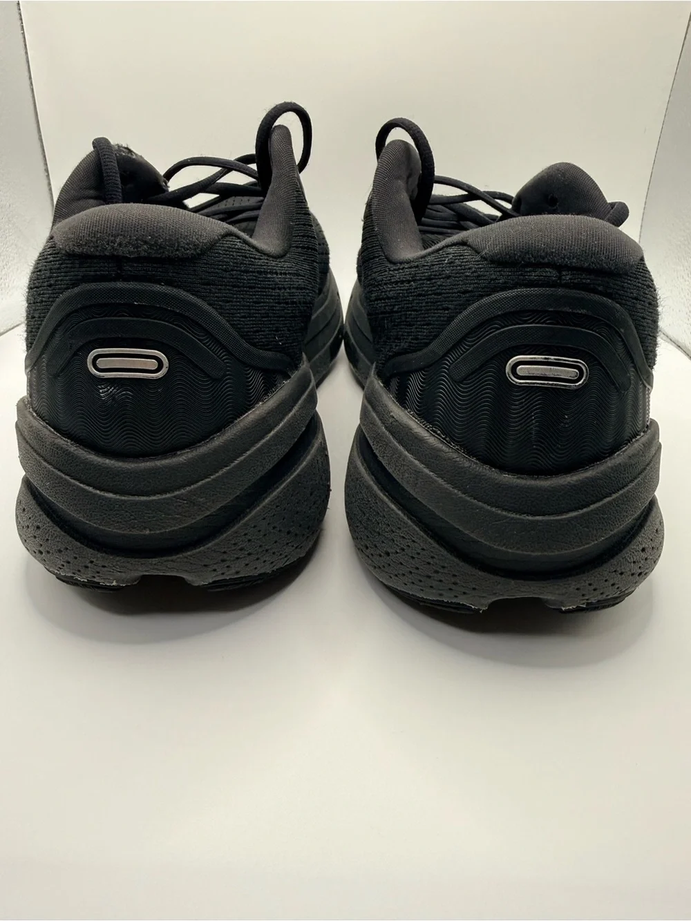 BROOKS Ghost Max 2 Black Athletic CushyRunning Walking Sneakers Size 11
